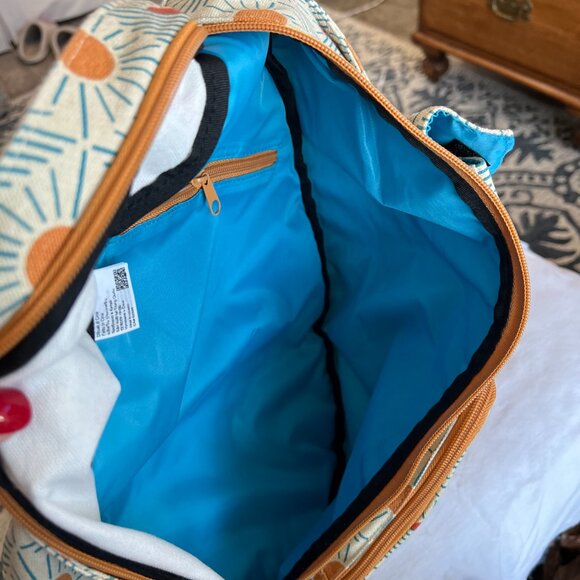 KAVU Rope Sling Bag,  size is approximately 20" x 11" x 5", adjustable - Picture 6 of 7